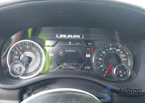 2024 Ram 1500 Laramie 4X4 5'7 Box z USA, uszkodzony, nr VIN 1C6SRFJT5RN106171